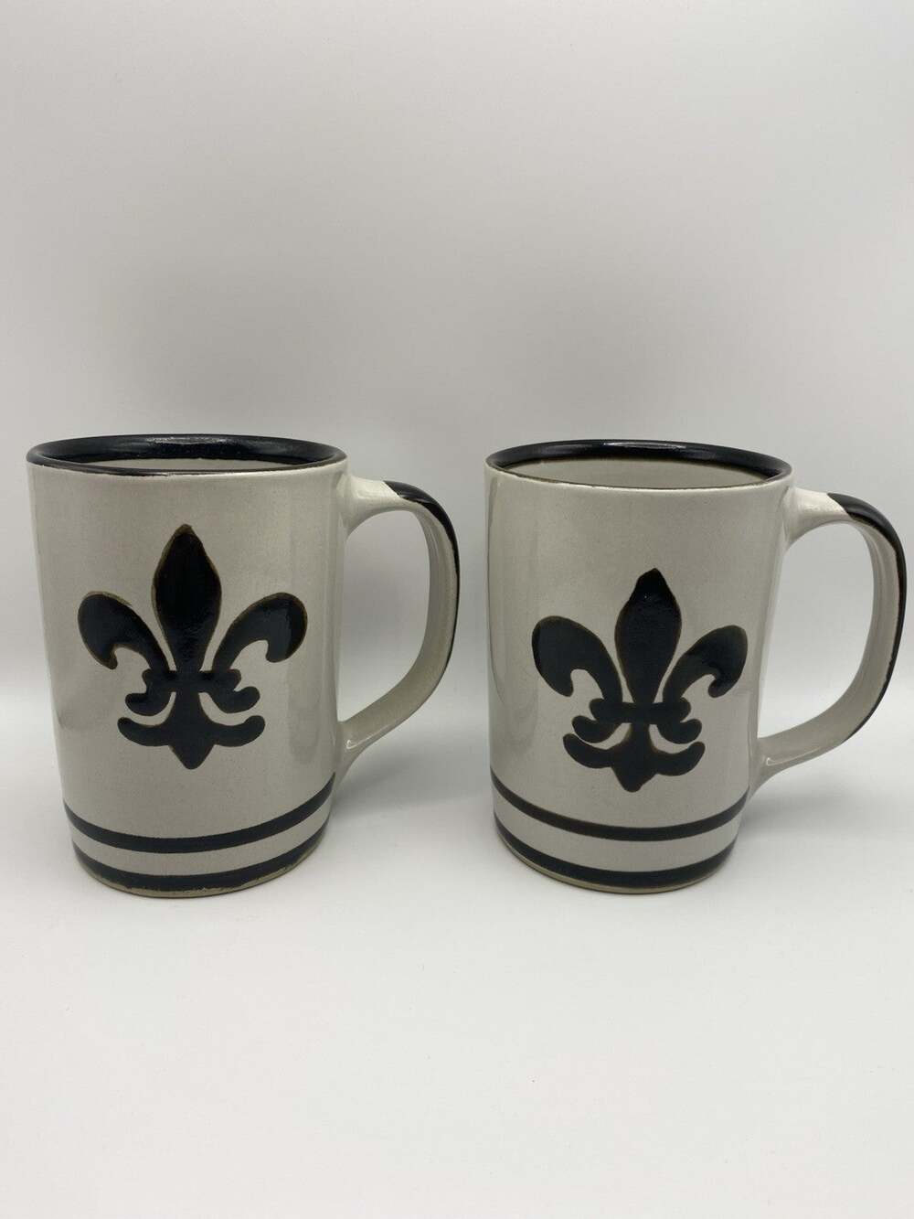 Stoneware & CO Louisville Kentucky Black Fleur de Lis Coffee Mug Pottery Set 2